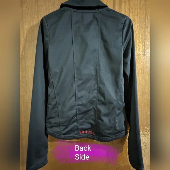 Size small, BENCH long sleeve zip up sweater/jacket in black w/BENCH red logo - Picture 7 of 11